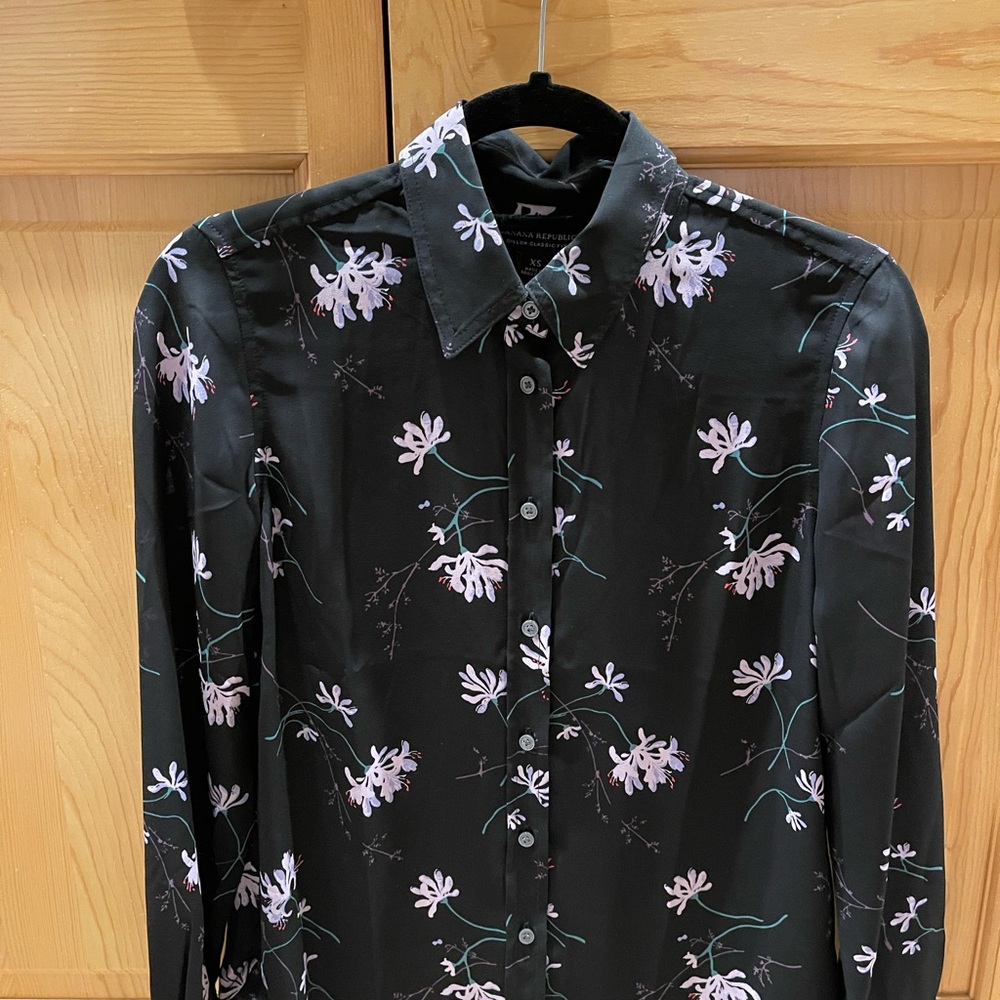 Banana Republic Black Floral Women’s  Shirt